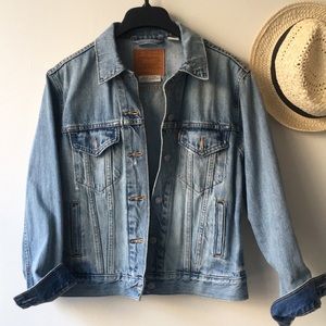 Levi’s denim jacket